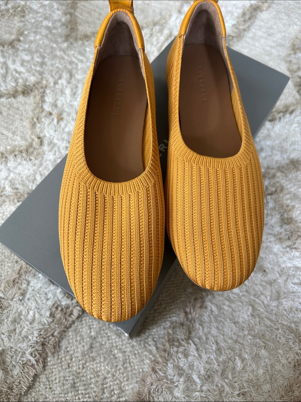 Everlane dayglove knit flats